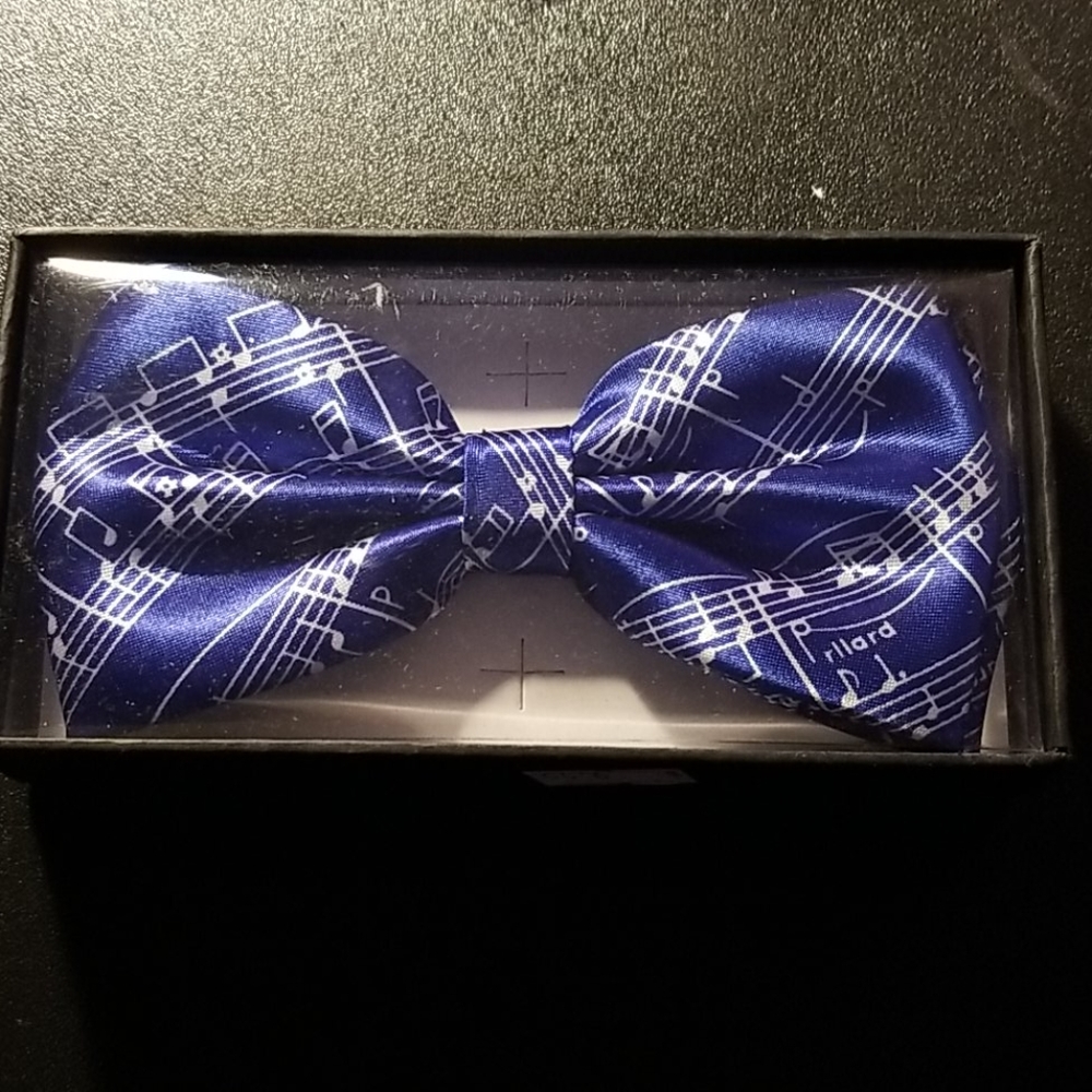 NWT Blue with white sheet music bow tie